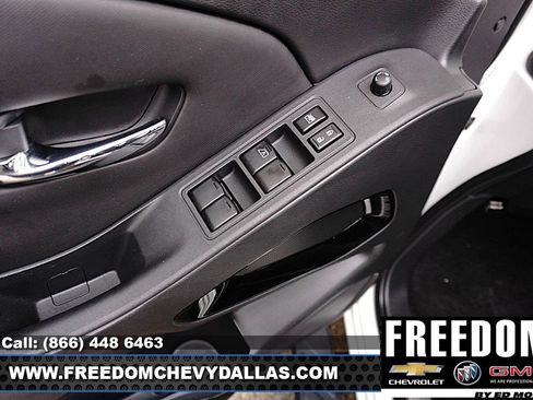 Used 2023 Nissan Frontier SV w/ Midnight Edition Package RWD image 33