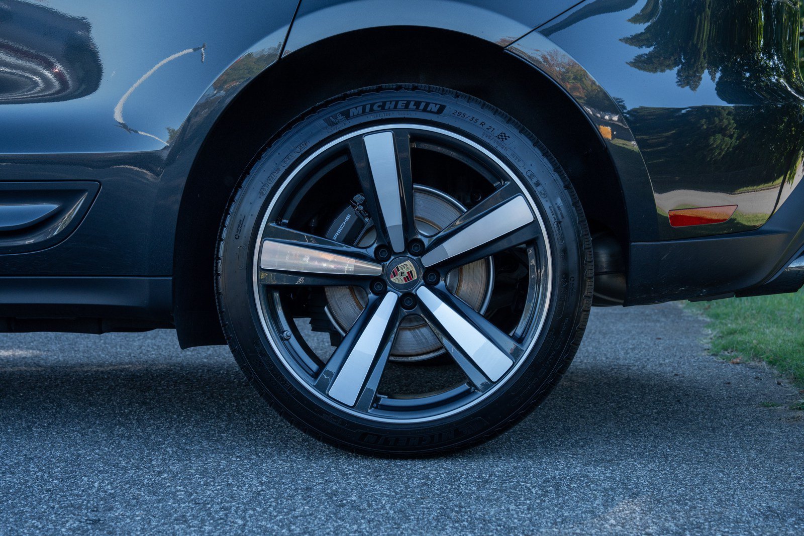 Certified 2026 Porsche Macan AWD/4WD image 12