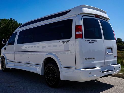 Used 2023 GMC Savana 2500 Extended image 29