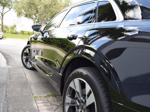 Used 2022 Audi e-tron Premium image 25