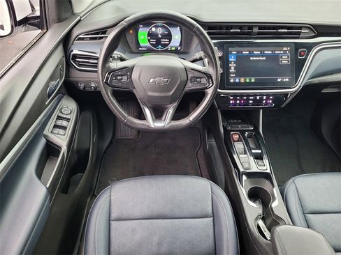 Used 2022 Chevrolet Bolt EUV Premier w/ Sun & Sound Package image 10