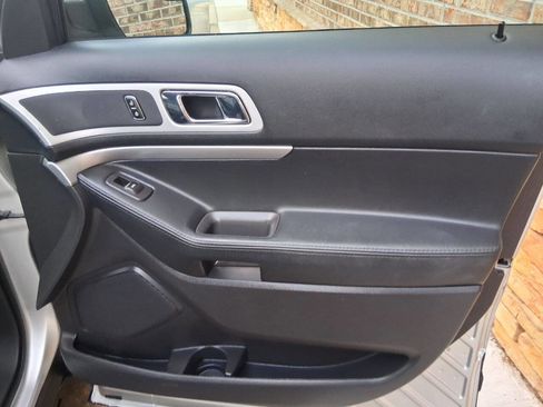 Used 2013 Ford Explorer XLT FWD image 19