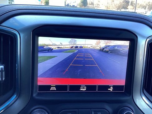 Used 2021 Chevrolet Silverado 1500 LT Trail Boss w/ Convenience Package II image 17