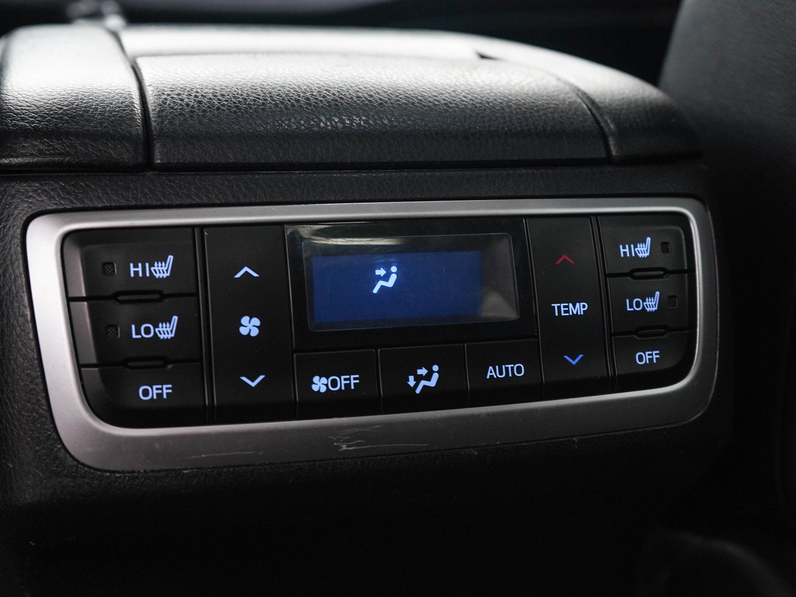 Used 2017 Toyota Highlander Limited Platinum AWD/4WD image 16