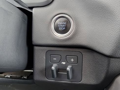 Used 2024 Toyota Tundra Limited AWD/4WD image 18