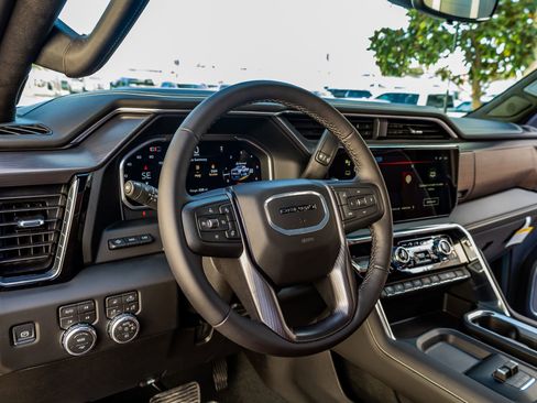 Used 2026 GMC Sierra 3500 Denali Ultimate image 17