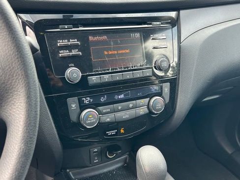 Used 2014 Nissan Rogue SV image 19