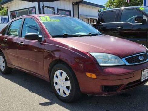 Used 2007 Ford Focus S image 2