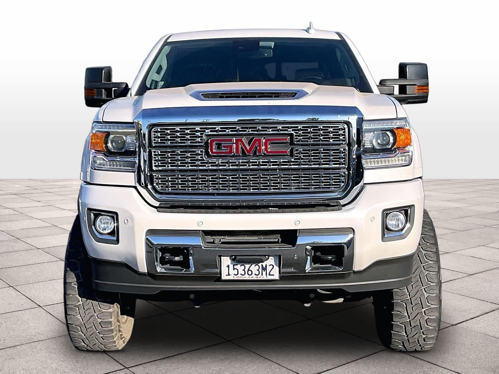 Used 2018 GMC Sierra 2500 Denali w/ Duramax Plus Package AWD/4WD image 3