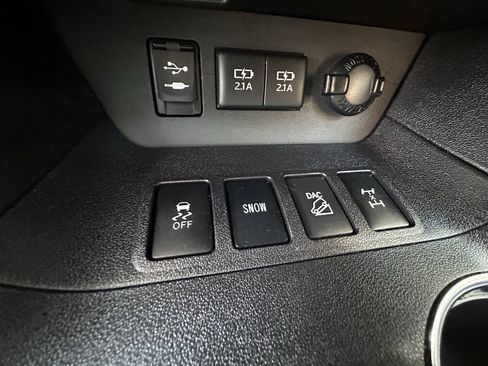 Used 2018 Toyota Highlander XLE w/ Protection Package #3 AWD/4WD image 22