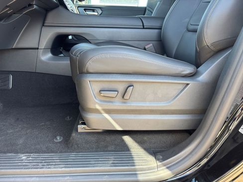 New 2026 Nissan Armada SV image 15