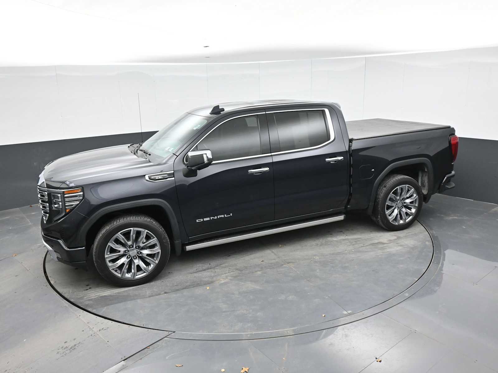 Used 2023 GMC Sierra 1500 Denali w/ Denali Reserve Package AWD/4WD image 14