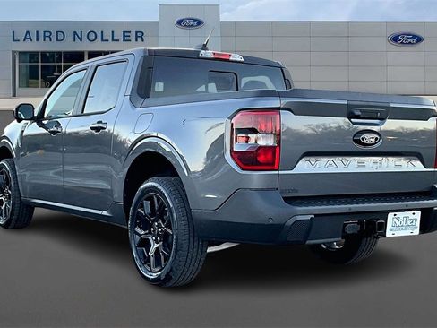 New 2025 Ford Maverick Lariat w/ Black Appearance Package image 3