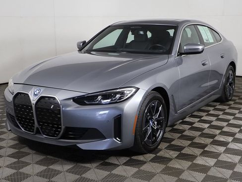 Used 2023 BMW i4 eDrive40 RWD image 10