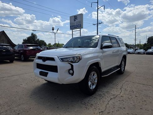 Used 2016 Toyota 4Runner SR5 Premium RWD image 3
