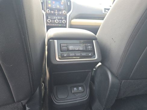 Used 2022 Subaru Ascent Limited w/ Technology Package image 28