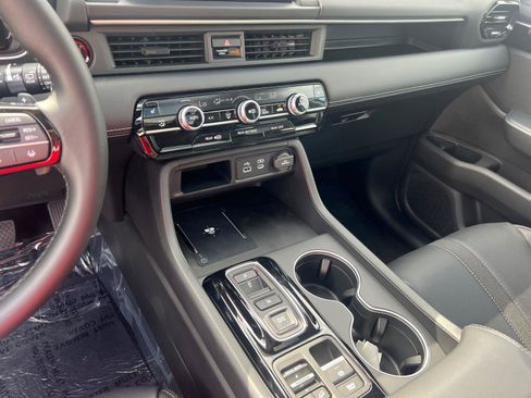 New 2025 Honda Pilot Touring image 20