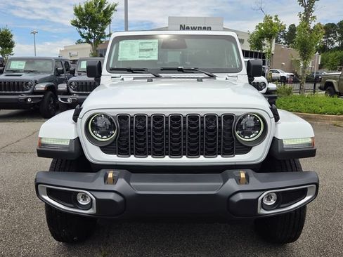 New 2026 Jeep Gladiator Sport AWD/4WD image 2