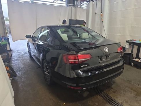 Used 2016 Volkswagen Jetta Sport image 4