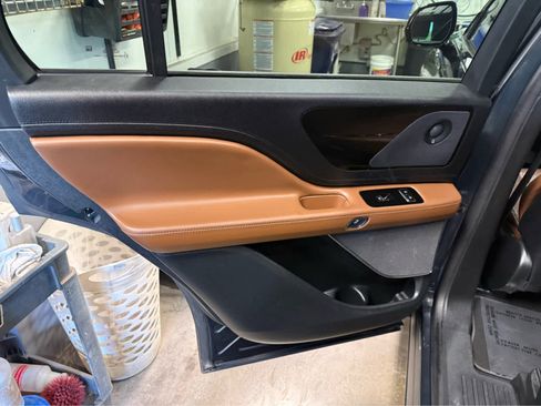 Used 2023 Lincoln Aviator Reserve w/ Equipment Group 201A AWD/4WD image 24