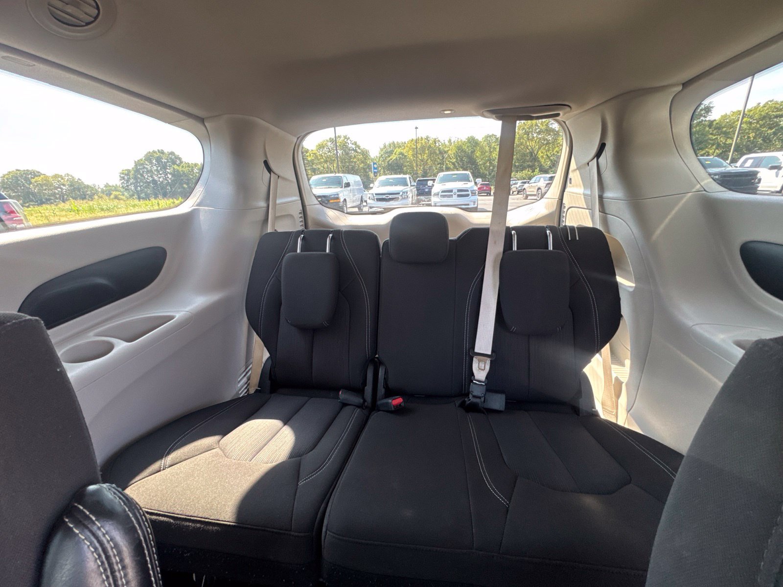 Used 2023 Chrysler Voyager LX FWD image 15