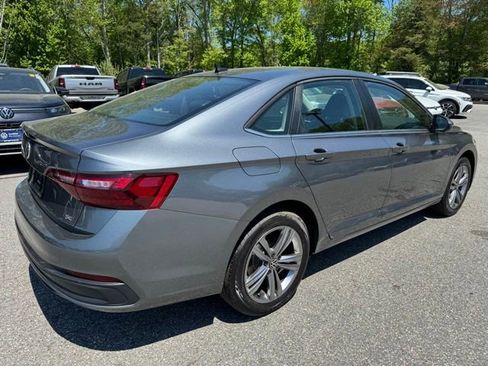Used 2022 Volkswagen Jetta SE FWD image 5