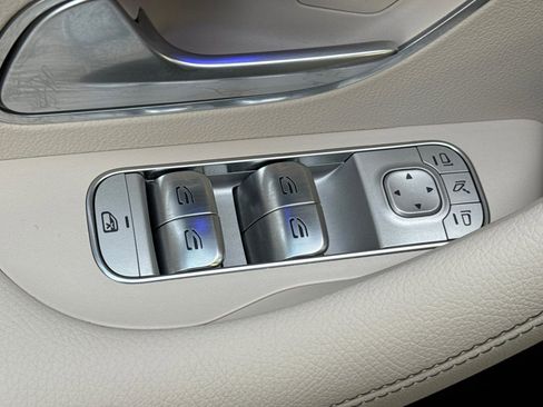 Used 2025 Mercedes-Benz GLE 350 4MATIC image 26