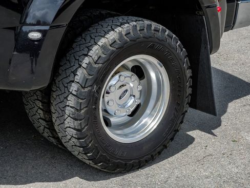 Used 2022 Ford F350 XLT w/ XLT Premium Package AWD/4WD image 62