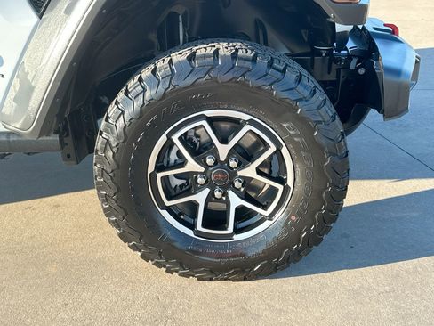 Used 2025 Jeep Wrangler Unlimited Rubicon image 10