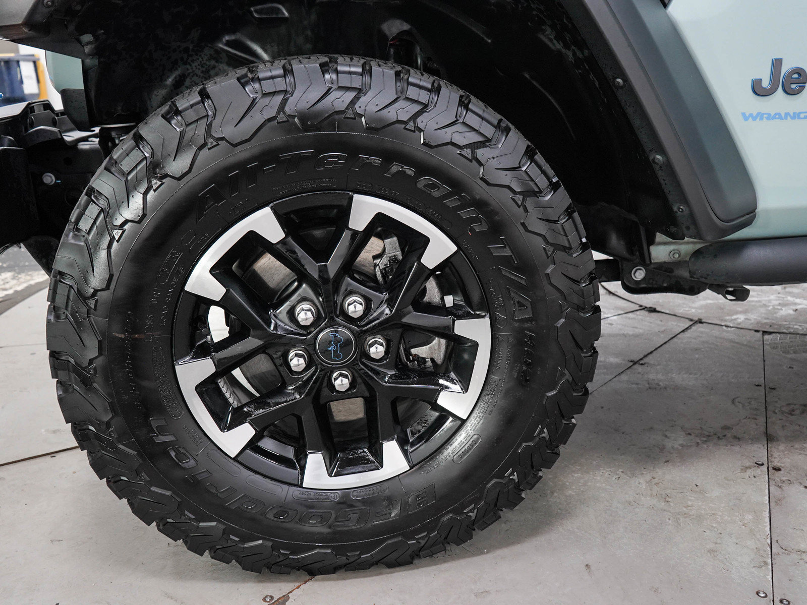 Used 2024 Jeep Wrangler Unlimited Rubicon 4xe w/ Technology Group AWD/4WD image 28