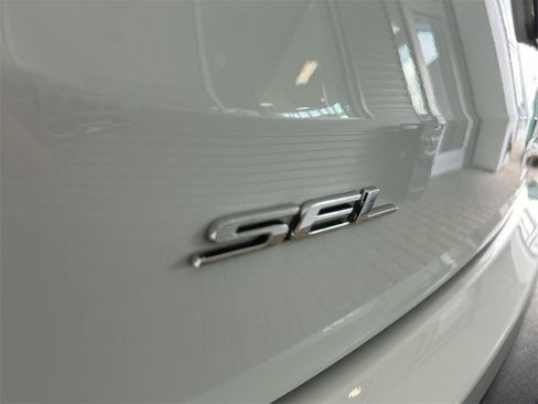 Used 2024 Ford Edge SEL image 43