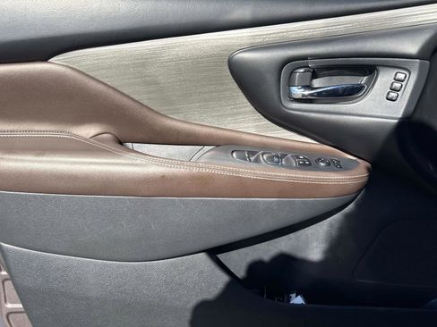 Used 2018 Nissan Murano Platinum w/ Cargo Package image 19