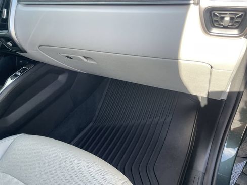 Certified 2022 Kia Sorento S w/ Panoramic Sunroof Package AWD/4WD image 37