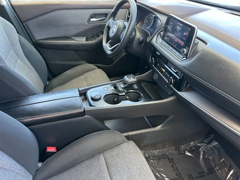 Used 2022 Nissan Rogue SV AWD/4WD image 17