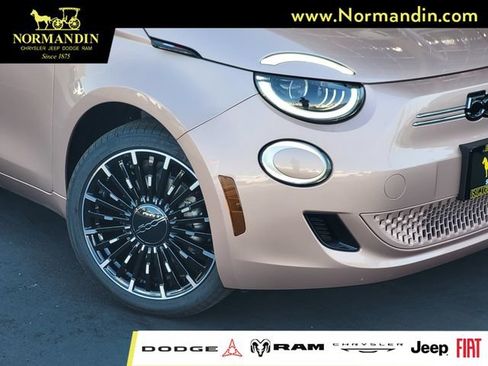 New 2026 FIAT 500 e FWD image 3