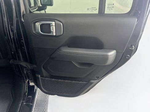 Used 2022 Jeep Wrangler Sahara image 29