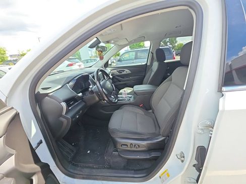 Used 2019 Chevrolet Traverse LT FWD image 3