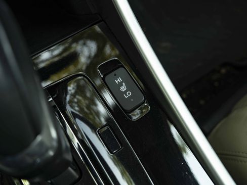 Used 2017 Honda Accord EX-L image 28