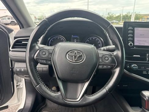 Used 2022 Toyota Camry SE w/ Convenience Package FWD image 28
