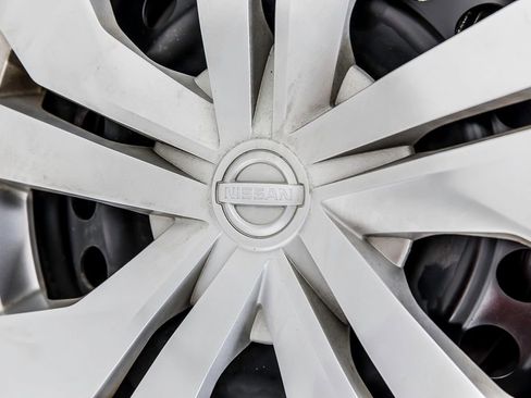 Used 2023 Nissan Versa S w/ Trunk Package image 40