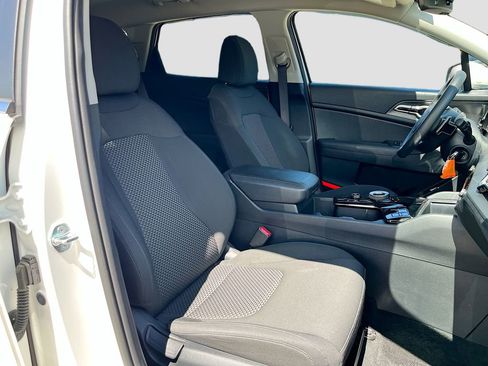 Certified 2023 Kia Sportage LX FWD image 31