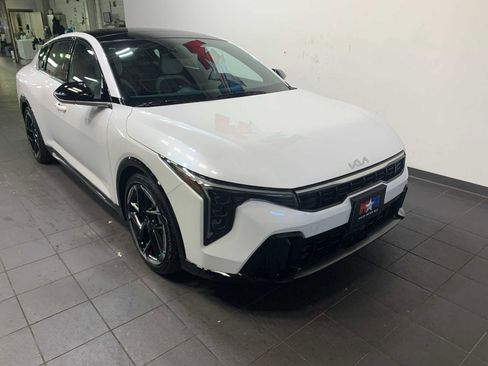 New 2025 Kia K4 GT-Line image 2