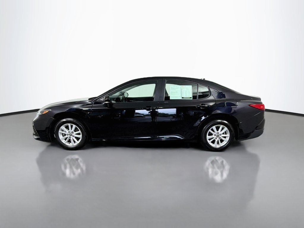 Used 2025 Toyota Camry LE FWD image 5