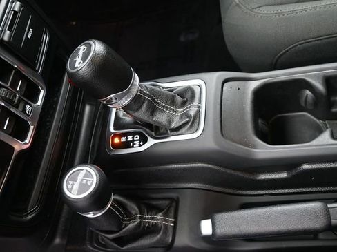 Used 2020 Jeep Wrangler Unlimited Sahara AWD/4WD image 12