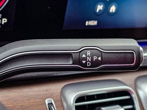 New 2026 Mercedes-Benz GLS 450 4MATIC image 26