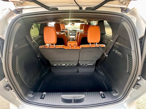 New 2026 Chrysler Pacifica Pinnacle image 8