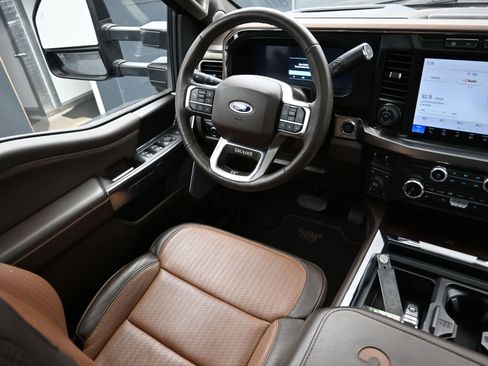Used 2023 Ford F250 King Ranch w/ FX4 Off-Road Package image 24