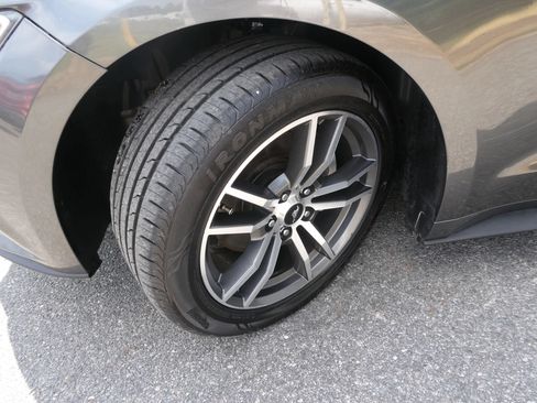 Used 2016 Ford Mustang Coupe RWD image 19