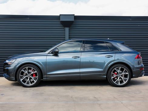 Used 2023 Audi SQ8 Prestige image 2