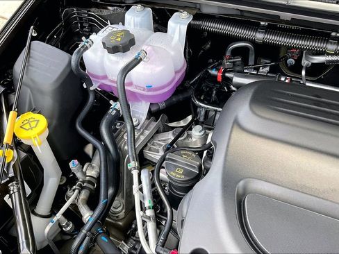 New 2026 Chrysler Pacifica Limited w/ Uconnect Theater Family Group image 20